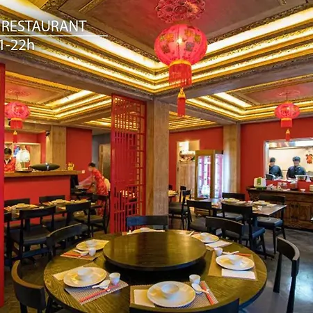 Metropolitan Old Town - Czech Leading