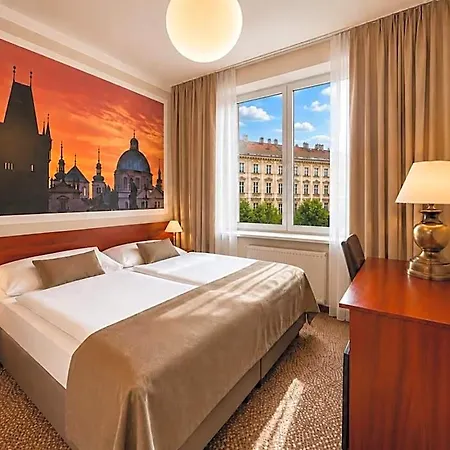 Metropolitan Old Town - Czech Leading