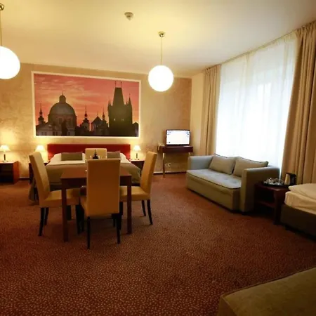 Отель Metropolitan Old Town - Czech Leading 4*