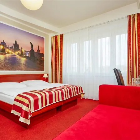 Отель Metropolitan Old Town - Czech Leading 4*