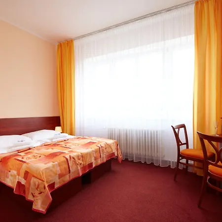 Metropolitan Old Town - Czech Leading